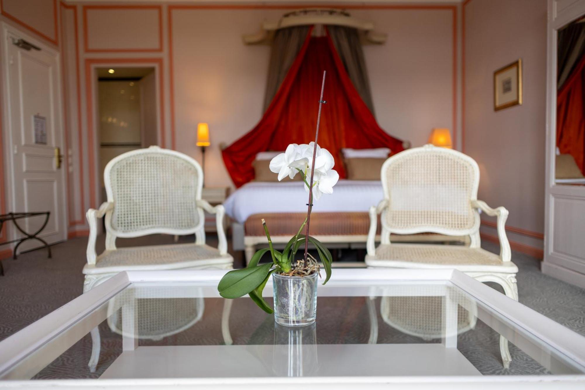 Pavillon Henri IV Hotel Restaurant Gastronomique Terrasse سا جيرما أو لي المظهر الخارجي الصورة