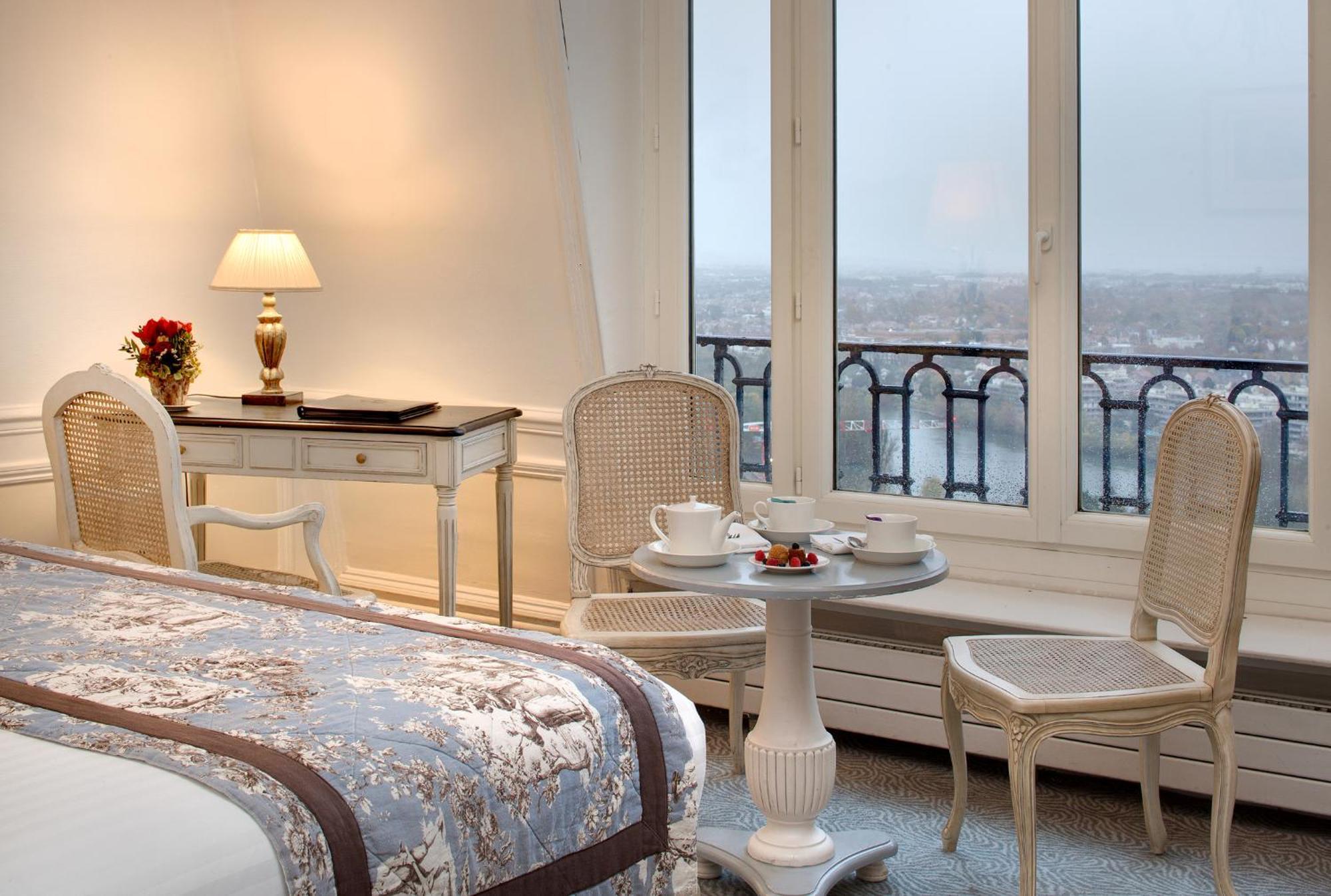 Pavillon Henri IV Hotel Restaurant Gastronomique Terrasse سا جيرما أو لي المظهر الخارجي الصورة