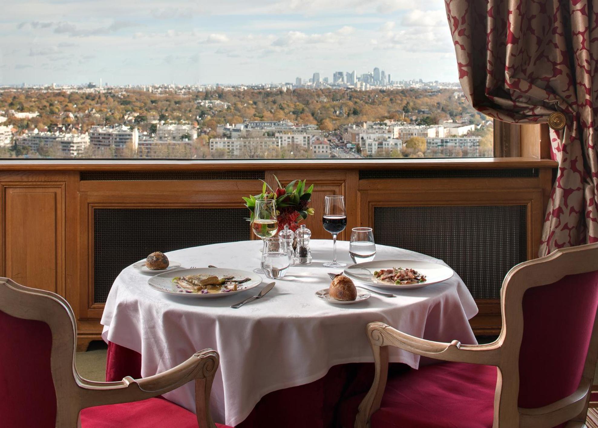 Pavillon Henri IV Hotel Restaurant Gastronomique Terrasse سا جيرما أو لي المظهر الخارجي الصورة