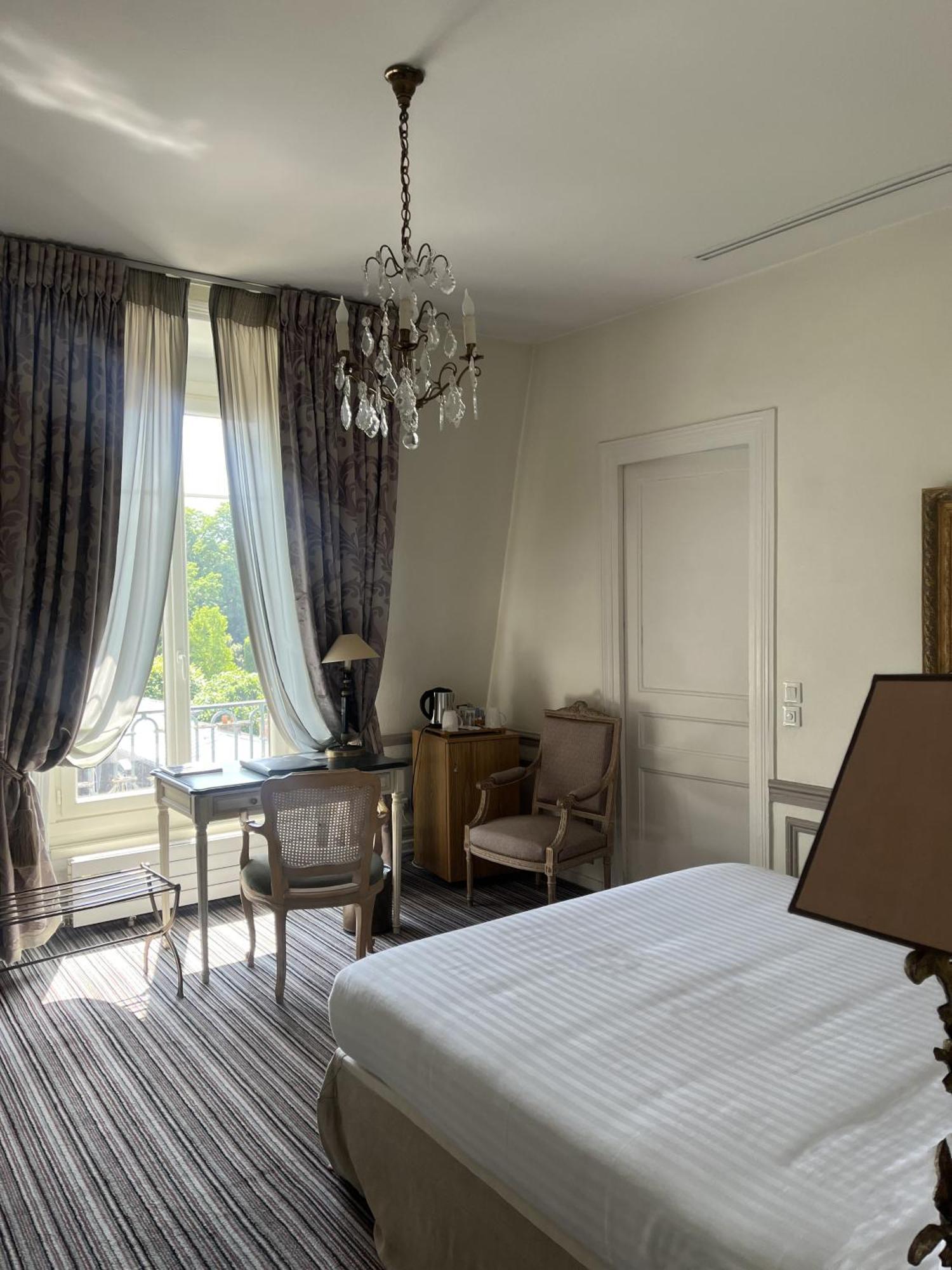 Pavillon Henri IV Hotel Restaurant Gastronomique Terrasse سا جيرما أو لي المظهر الخارجي الصورة