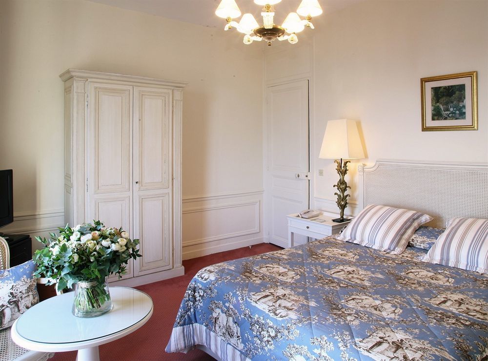 Pavillon Henri IV Hotel Restaurant Gastronomique Terrasse سا جيرما أو لي المظهر الخارجي الصورة