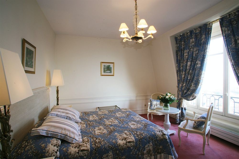 Pavillon Henri IV Hotel Restaurant Gastronomique Terrasse سا جيرما أو لي المظهر الخارجي الصورة