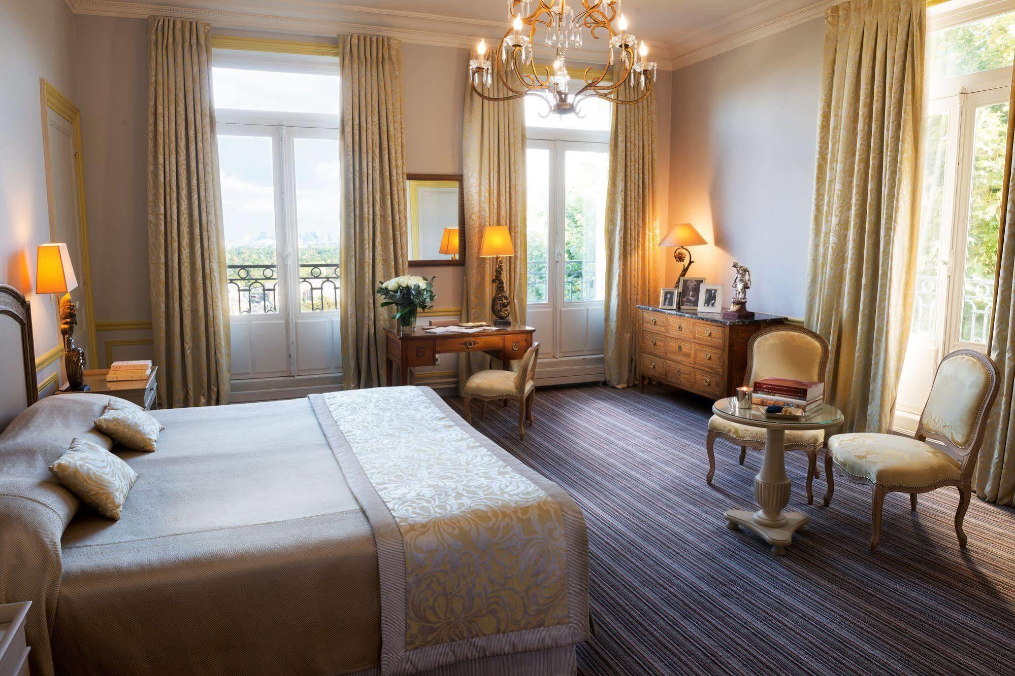 Pavillon Henri IV Hotel Restaurant Gastronomique Terrasse سا جيرما أو لي المظهر الخارجي الصورة